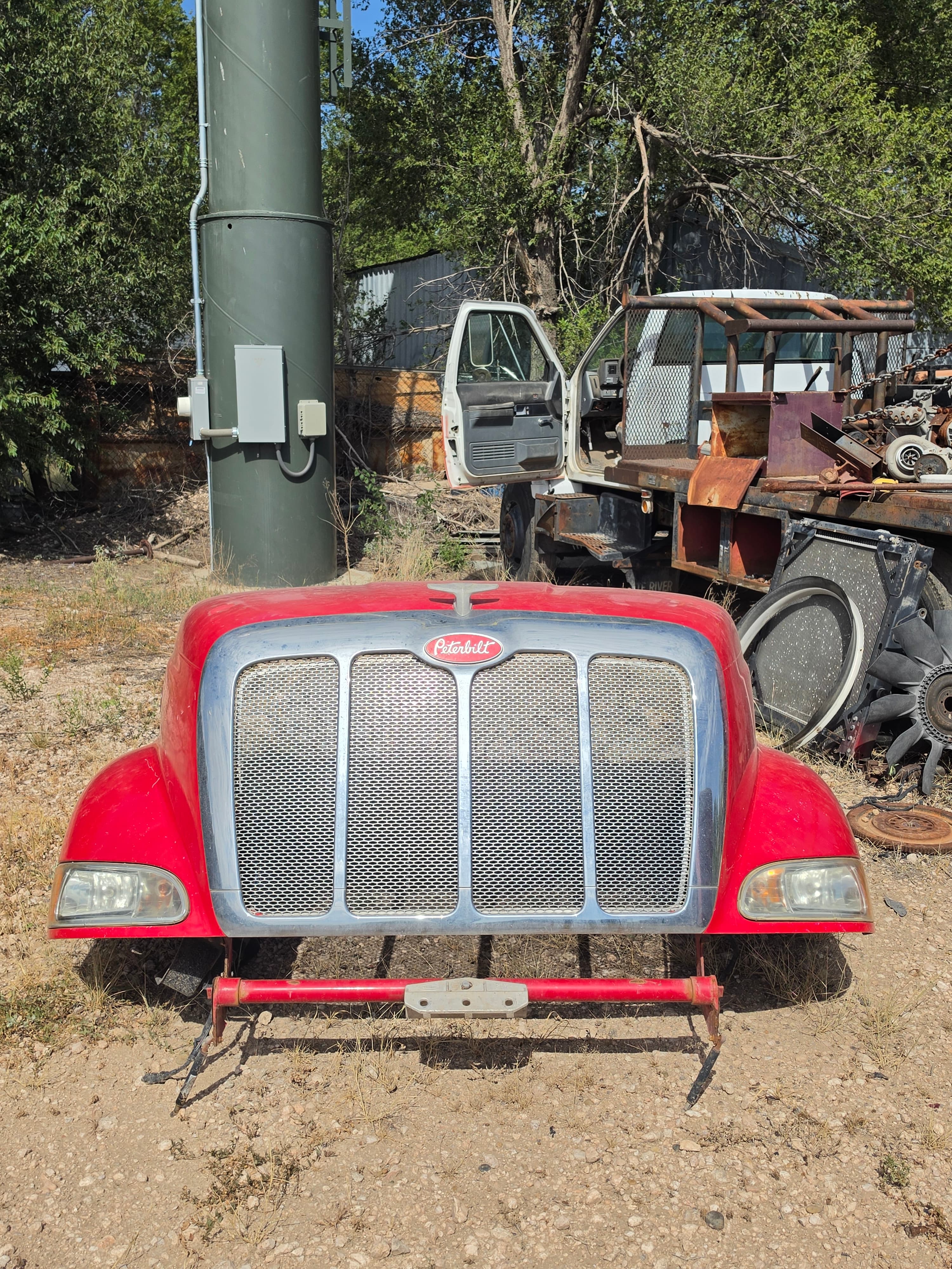 PETERBILT 387 HOOD 2011