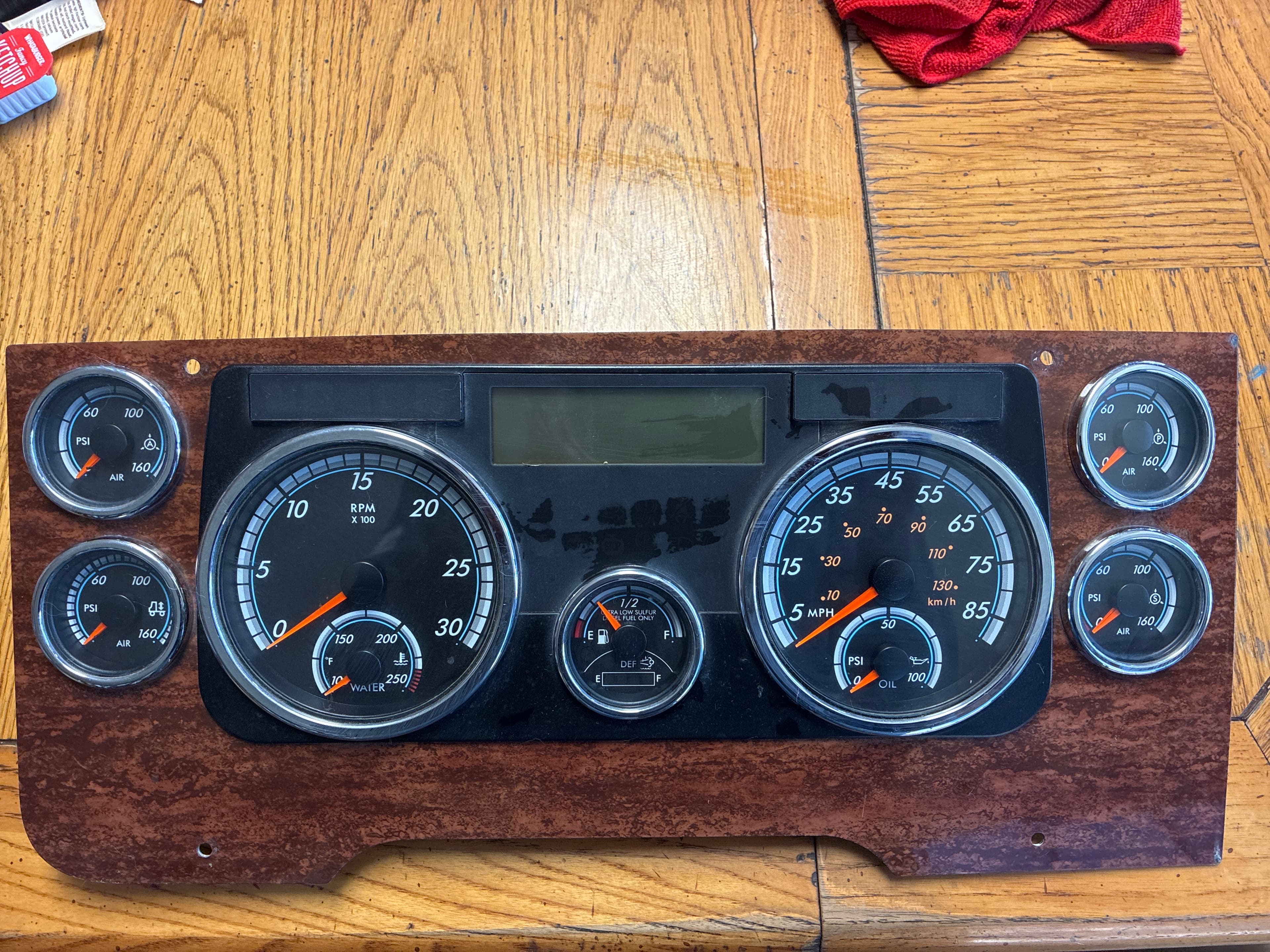 Dash -Instrument Cluster Freightliner Cascadia