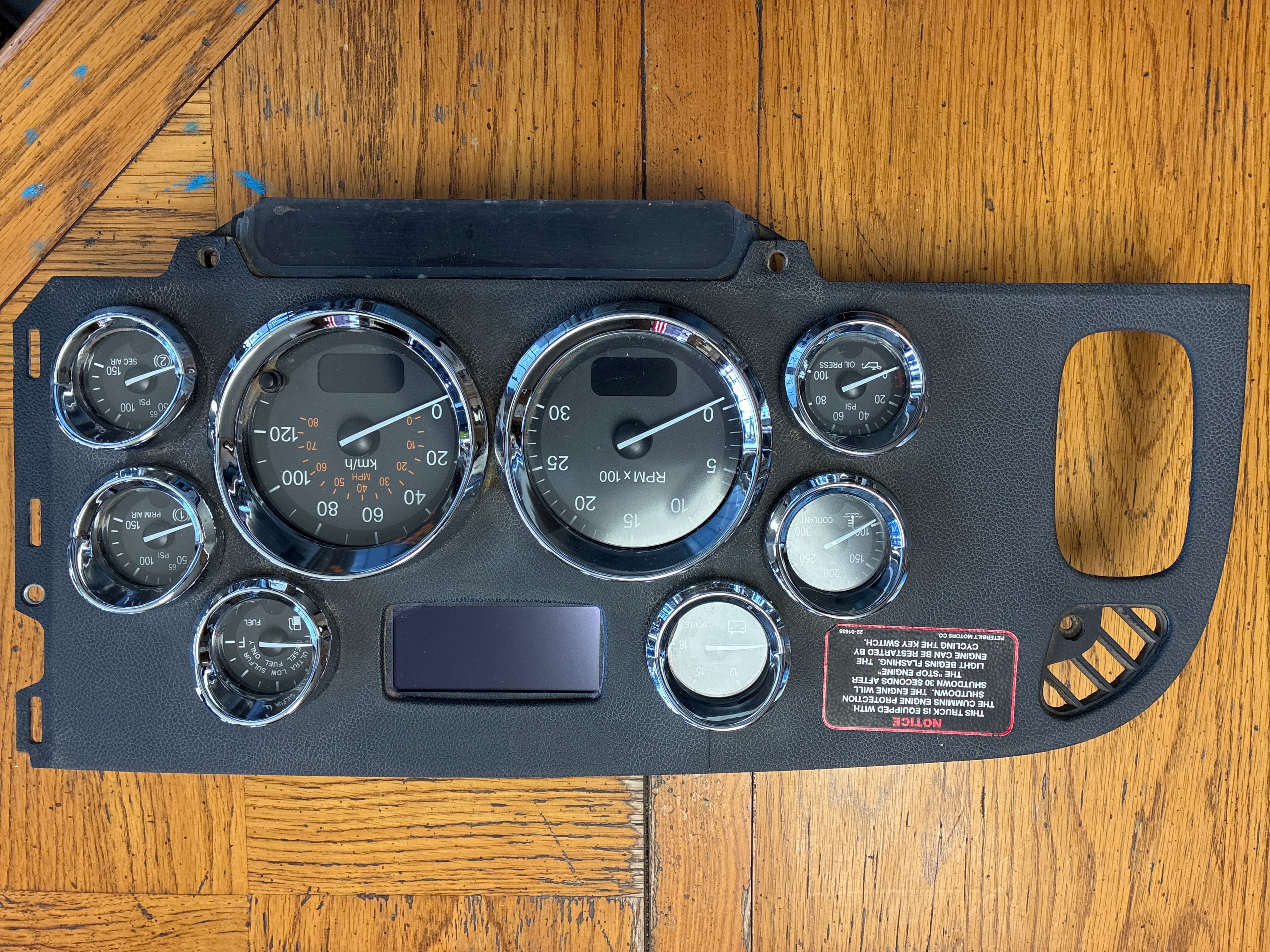 Instrument Cluster - 2012 Peterbilt 386