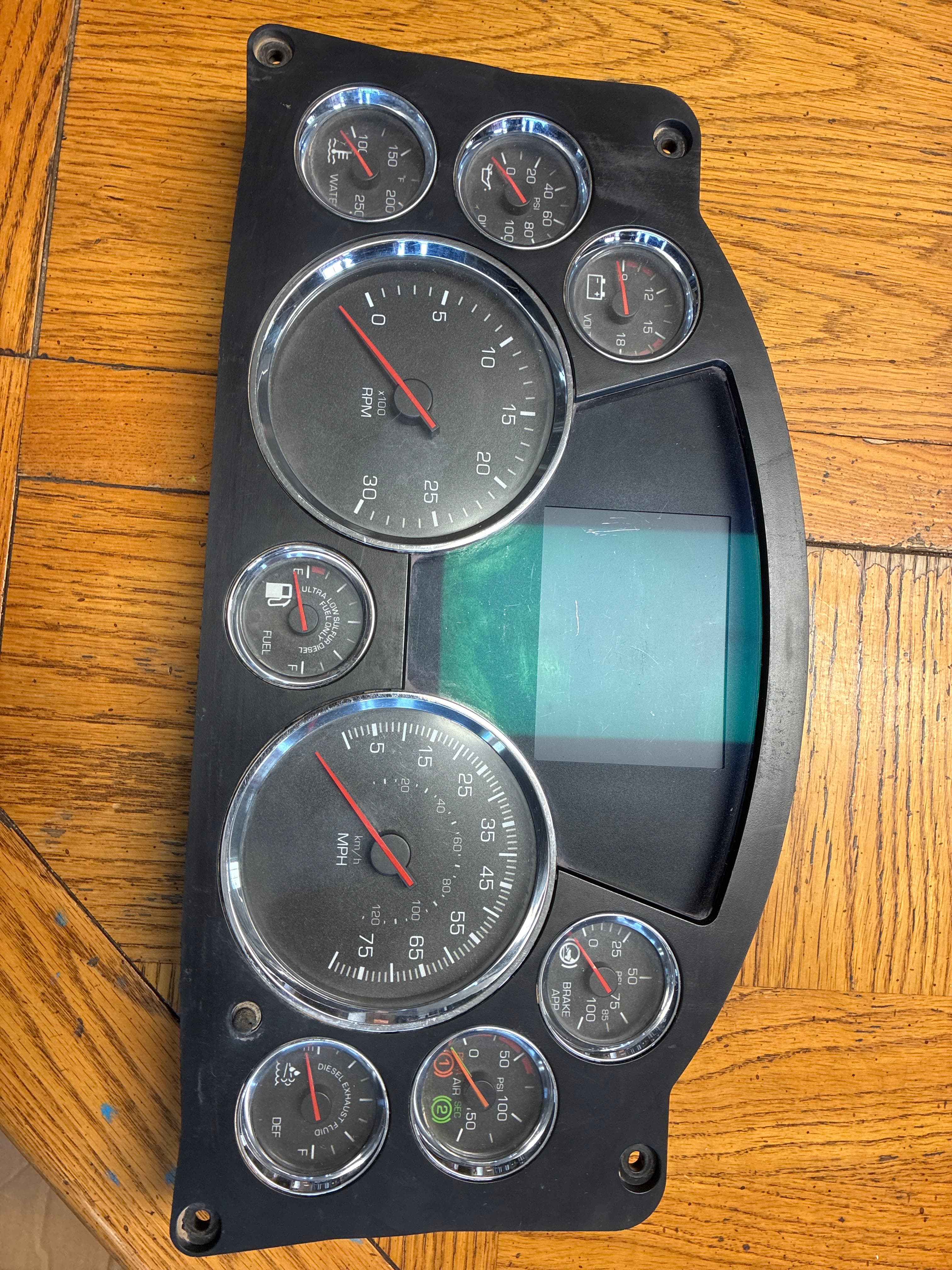Kenworth T680 Speedometer Instrument Cluster