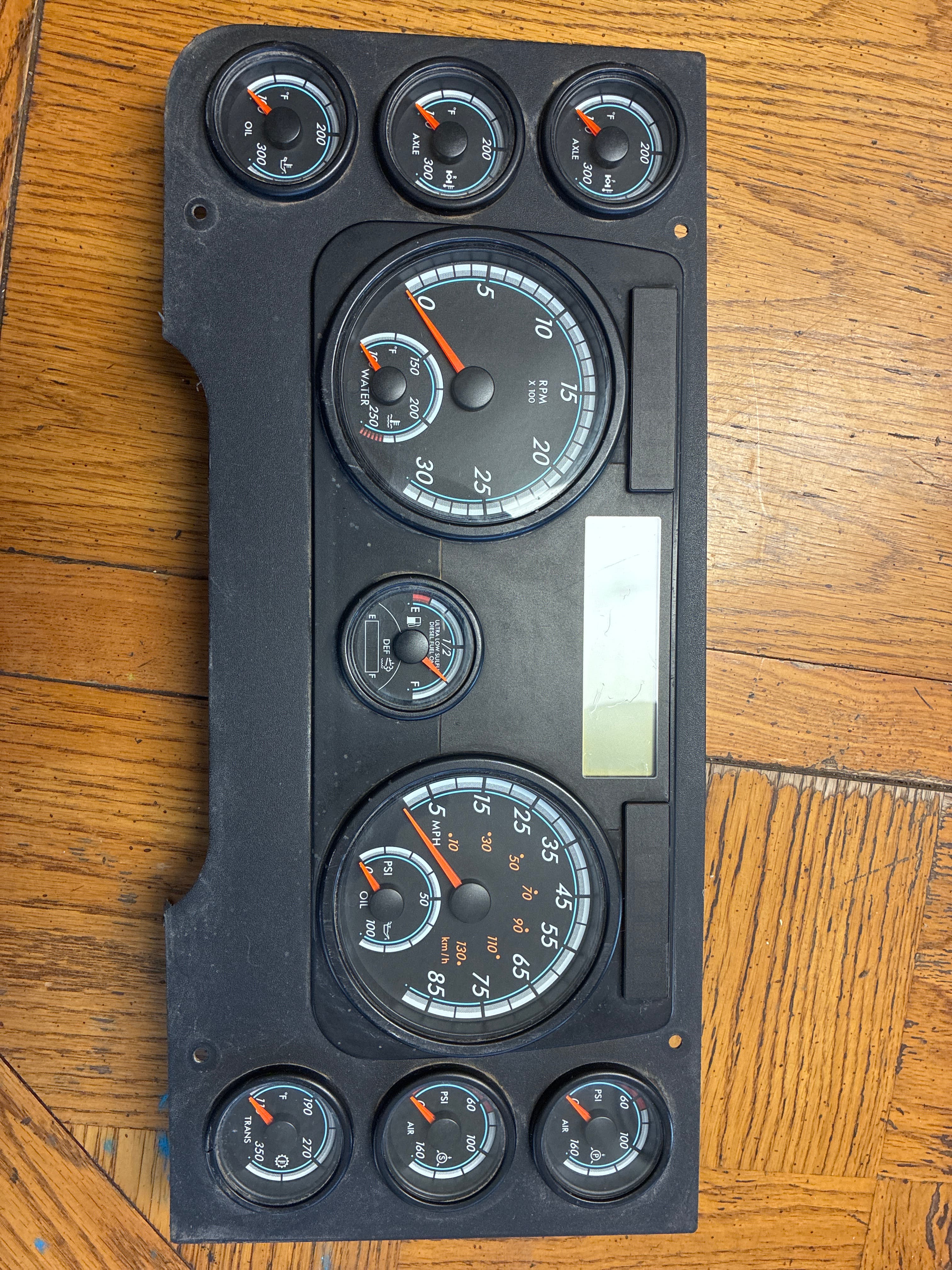 Freightliner Cascadia Speedometer Cluster