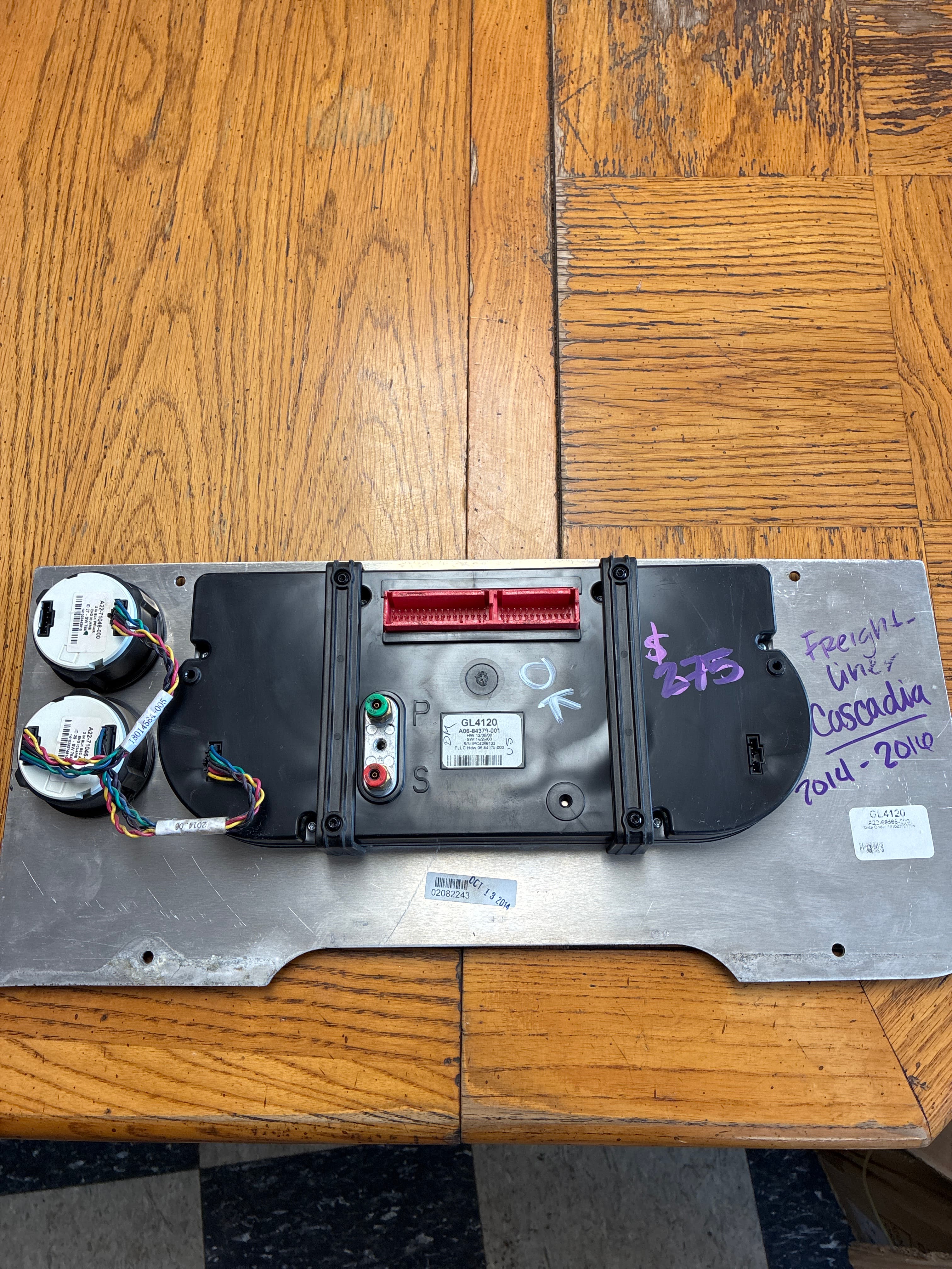 Freightliner Cascadia cluster gauge