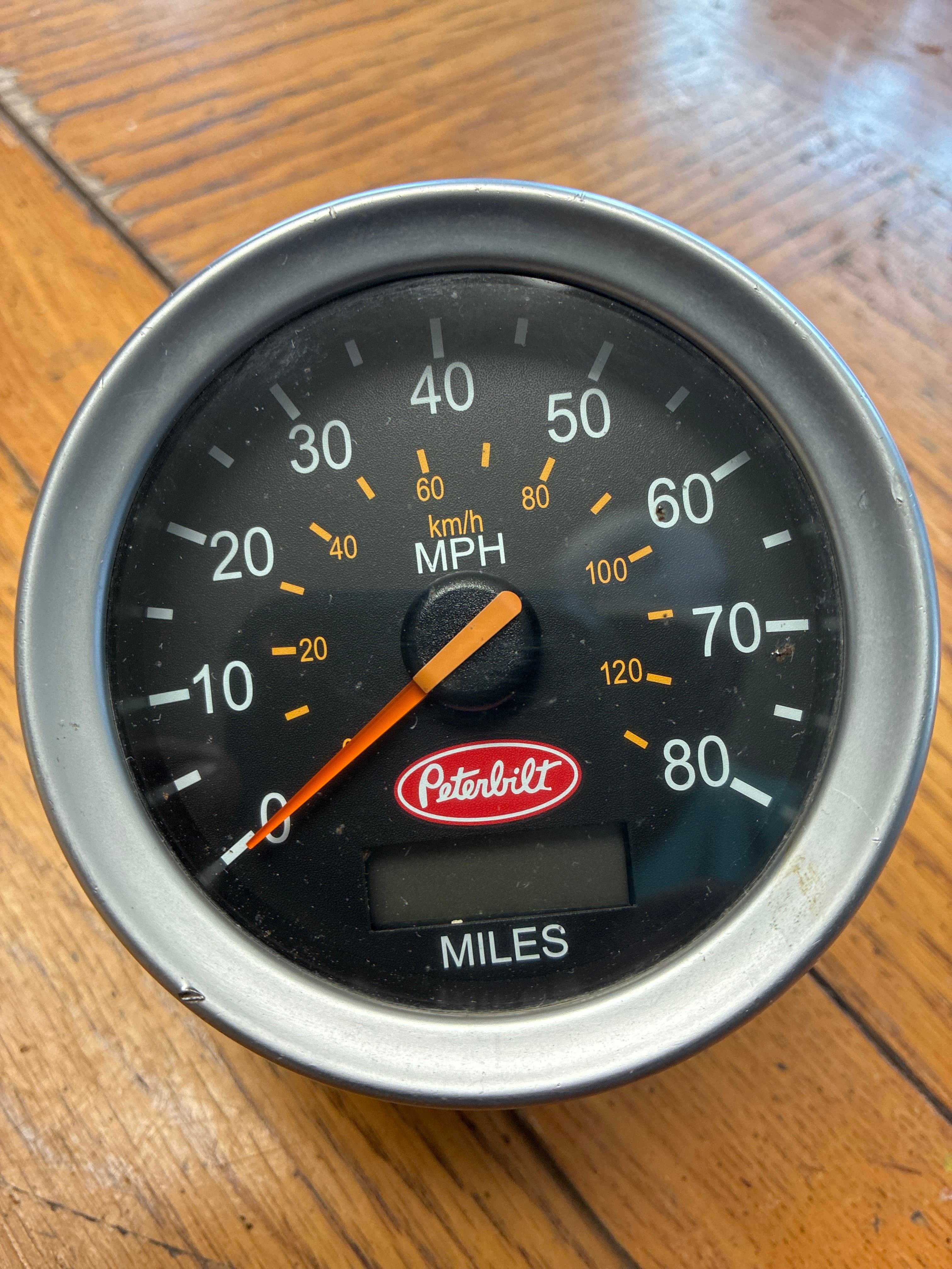 Peterbilt  387 Speedometer Gauge
