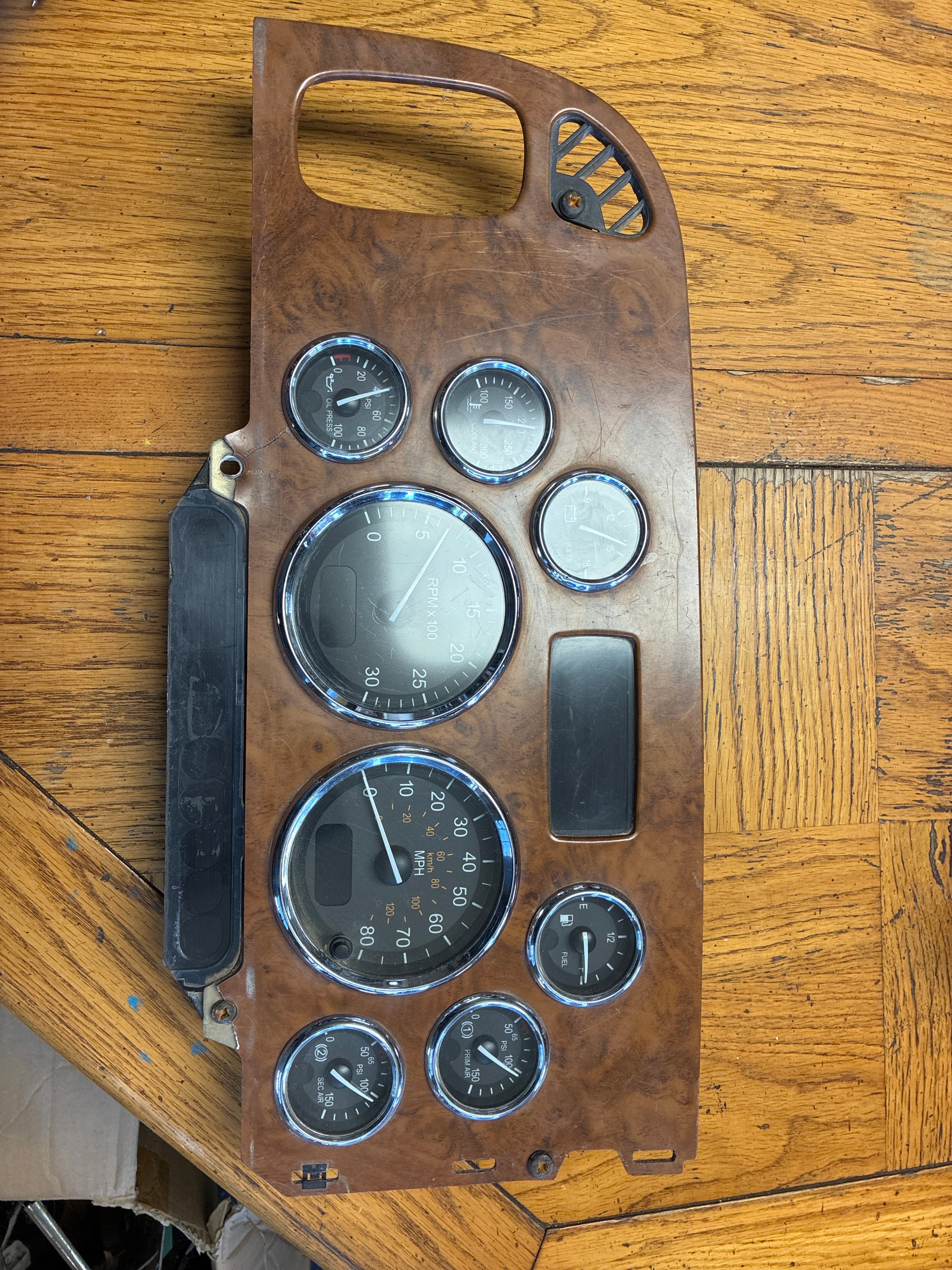 Peterbilt Speedometer Instrument Cluster